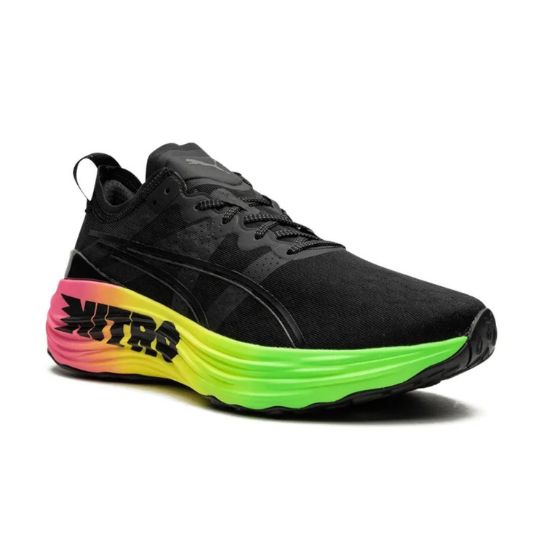 PAIRE DE  TENNIS  PUMA NITRO