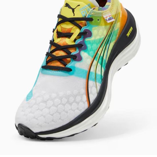 PAIRE DE  TENNIS  PUMA NITRO